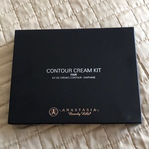 Anastasia Beverly Hills Cream Contour Kit 🖤